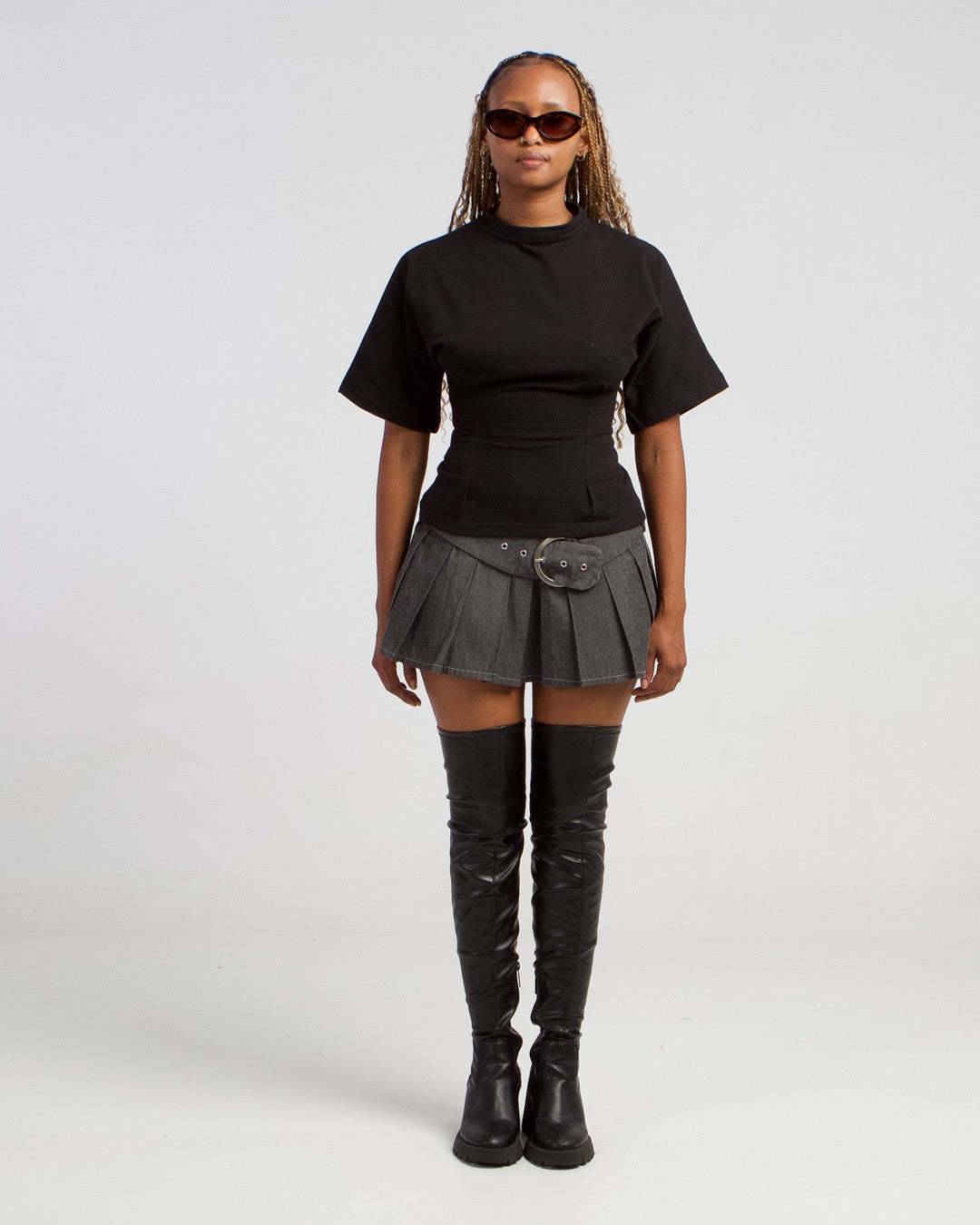 black contour t-shirt
